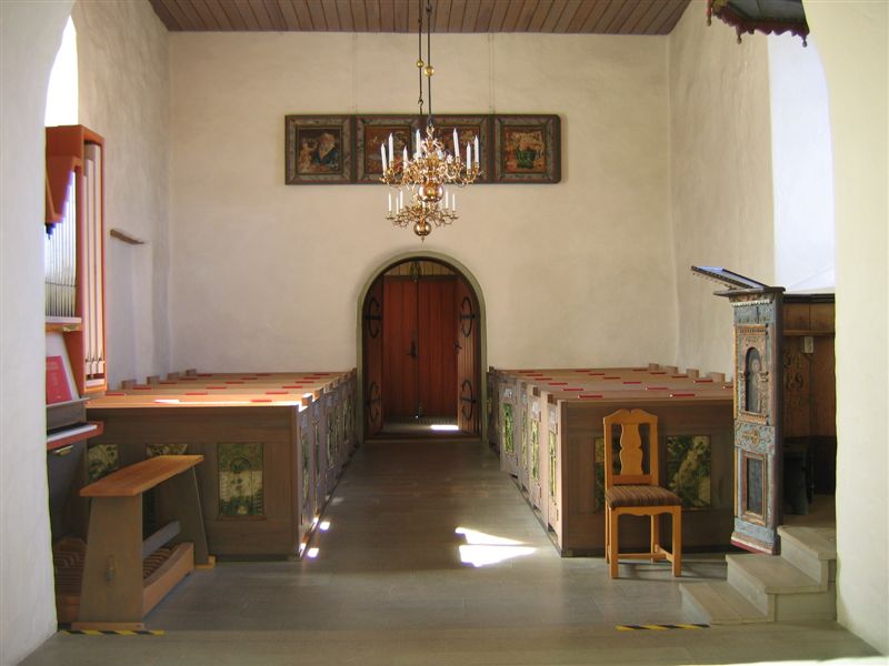 Interiör av N Solberga gamla kyrka.