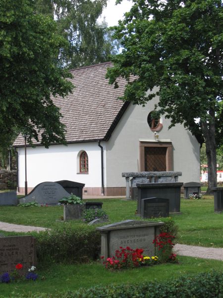 Bårhus på Hässleby kyrkogård.