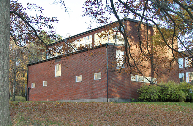 Ängkärrsskolan, gymnastikbyggnaden