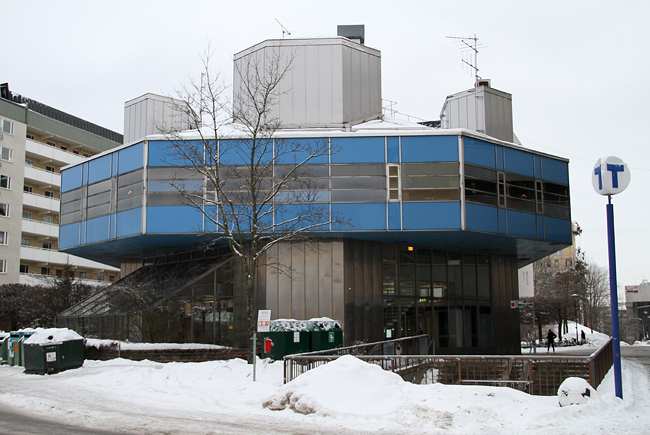 Västra skogens tunnelbanestation