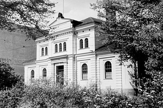 Gymnastikhuset mot Nygatan omkring 1940.