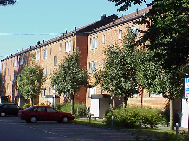 Fasad mot Tusenårsgatan.