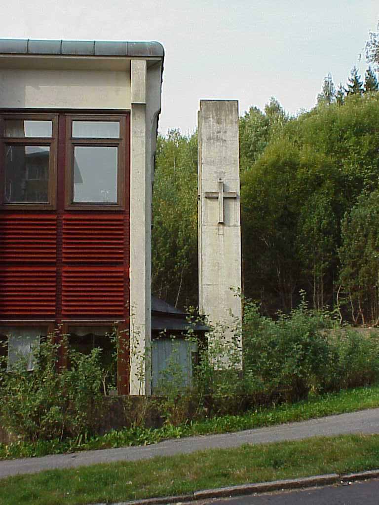 2. Bergsjöns kyrka med klocktorn.