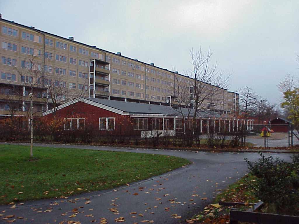Daghem och bostadshus i södra delen av Rannebergen.
