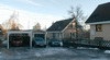 Villa försedd med såväl carport som garage.
SAK02001 Stockholm, Skärholmen, Alholmen 5, Alholmsbacken 10, från sydväst




