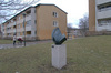 "Evig kretsgång" bronsskulptur av Stefan Thorén. 

SAK02081_ Stockholm, Skärholmen Idholmen, Idholmsvägen 122-158 från sydväst