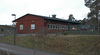 Den östra längan. Gavel och fasad. 

SAK02255 Stockholm, Skärholmen, Falkholmen 4, Stångholmsbacken 97, från sydost