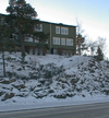 SAK02308 

Sthlm, Skärholmen, Furuholmen 3-202, Bullerholmsgränd 1-137, Högholmsgränd 2-56, Varpholmsgränd 5-83, Området ligger på en hög bergskulle.