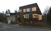 SAK02202 

Stockholm, Skärholmen, Lindholmen 67, Radhus i en våning med inredd vind och suterräng.