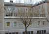 Skärholmen, Kalvholmen 1, Måsholmstorget 4.

Terrass med balustrad i betong. 