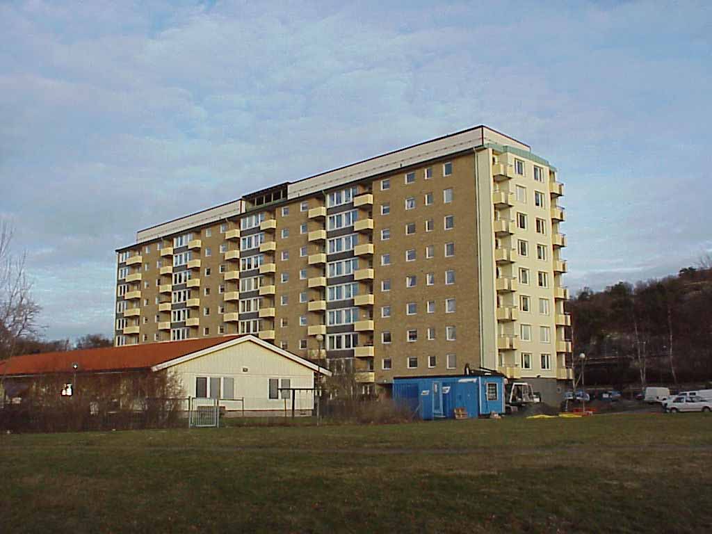 Skivhus vid Marklandsgatan med plantak.