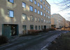 Skärholmen, Harholmen 1, Ekholmsvägen 345- 365

På de tre skivhus som ligger i kvarteret Harholmen 1 är entréerna vända mot Ekholmsvägen i norr. Bara partierna kring entréerna är klädda i turkost kakel. 

 
