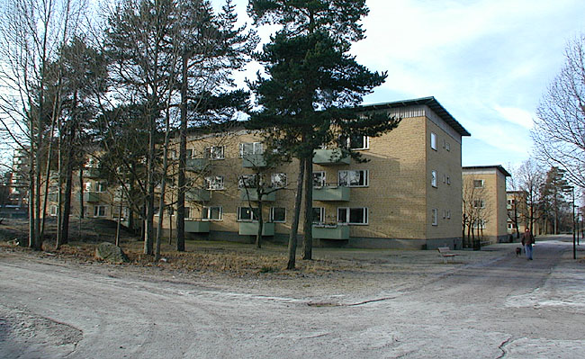 Vårberg, Bockholmen 1, Stångholmsbacken 47-77.

Balkongsida på östra längan.