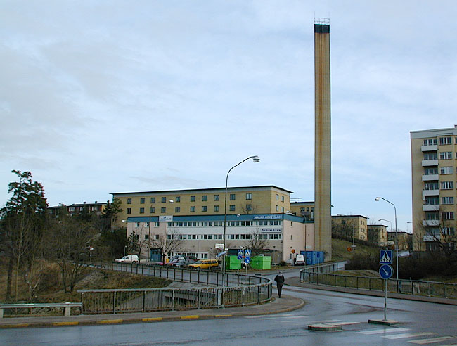 Vårberg, Stångholmen 1, Stångholmsbacken 1-5.

Den före detta panncentralen innehåller idag företagsverksamhetslokaler.
