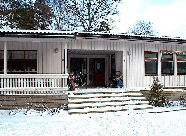 Vårberg, Stallarholmen 17, Esbrötevägen 33.

Entré till norra längan.


 