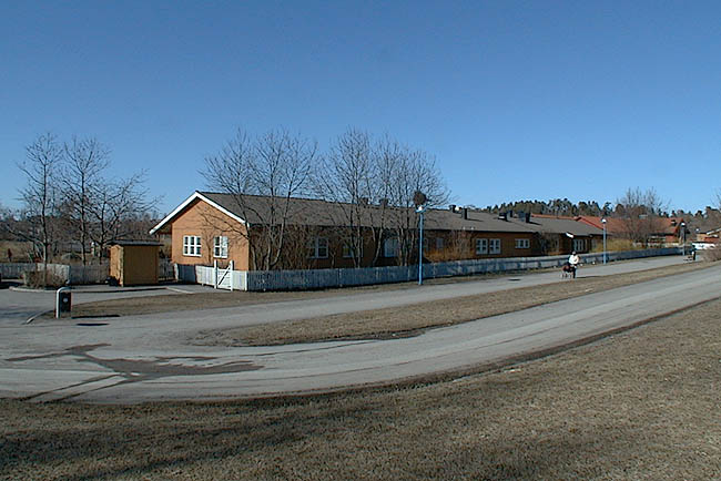 Rinkeby, Stampkvarnen 1, Rinkebysvängen 22

Daghem i Rinkeby på gränsen till Tensta. Detta är ett av fyra daghem som under slutet av 1970-talet och början av 1980-talet byggdes utanför matargatan Rinkebysvängen. 



 



