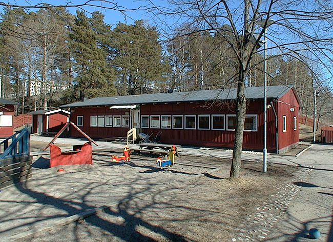 Rinkeby, Stolpkvarnen 1, Bredbyplan 34.

Daghem intill Bredbyskolan i sydvästra Rinkeby.




 



