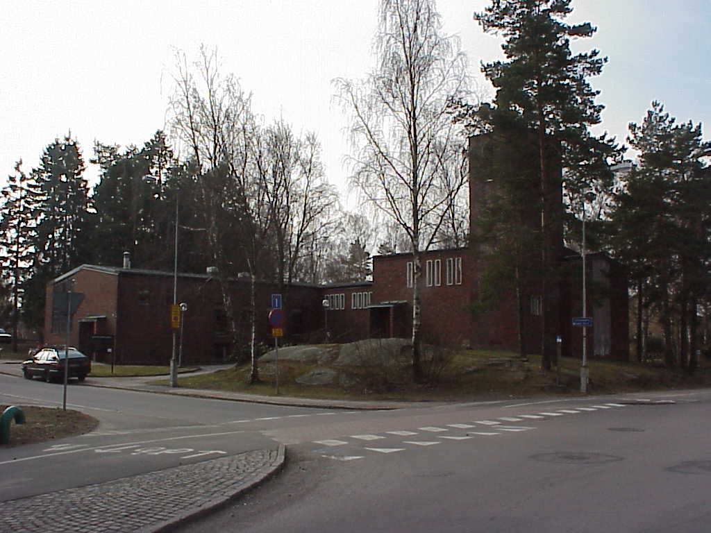 Björkekärrs kyrka fotograferad från öster.