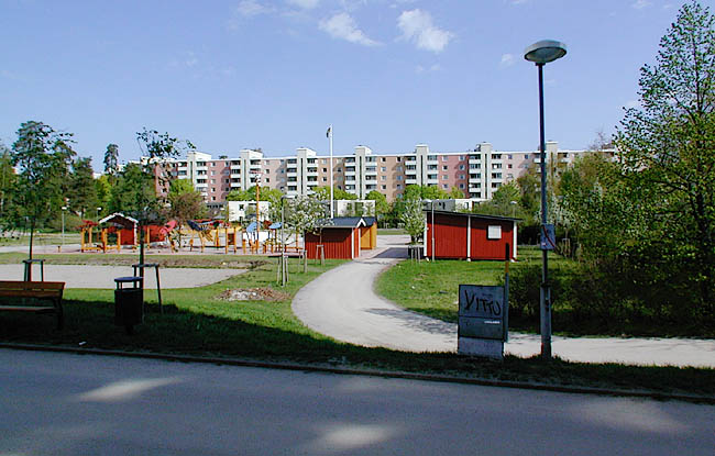Akalla, Nystad 3, Kotkagatan 1-61.

Parkleken på innergården.