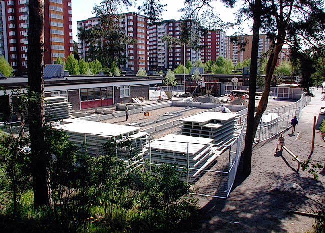 Akalla, Mariehamn 3, Mariehamnsgatan 5, Foto fr SO.

Skolgården under ombyggnad.