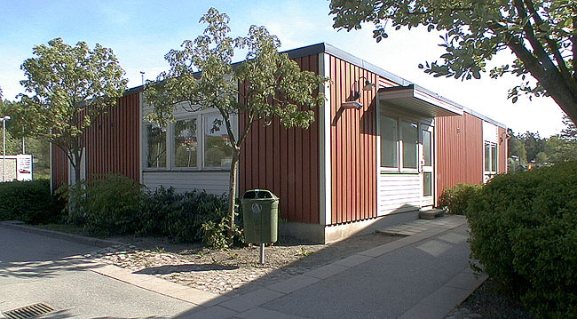 Tvättstugorna ligger i enskilda byggnader som är spridda i området. 

SAK09209 Stockholm, Akalla, Imatra 4, 5, 6, 8, Nykarleby 1, 3, 4, 5, Imatragatan och Nykarlebyvägen, från N


















































