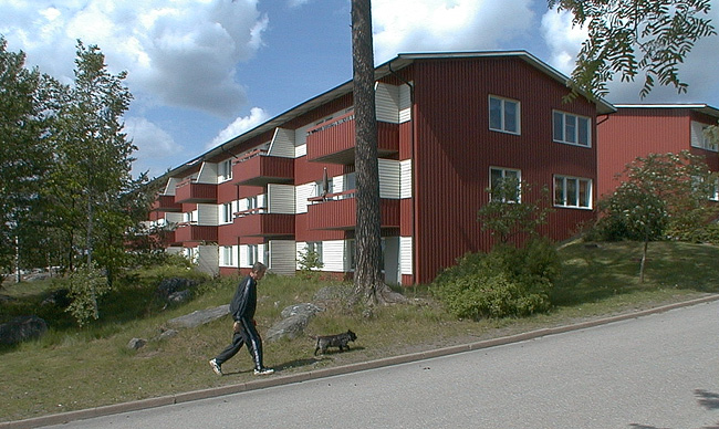 SAK09132 Stockholm, Akalla, Pargas 4, 5, 7, 8, Torneågatan och Pargasvägen, > SO

Tvåvåningshus med suterrängvåning. I förgrunden Pargasgatan som leder upp i området från söder.



















































