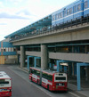 Busstorg, gångbro och tunnelbaneperrong. 
SAK12050 Sthlm, Kista, Danmark 1, Kista Torg 4, från N







