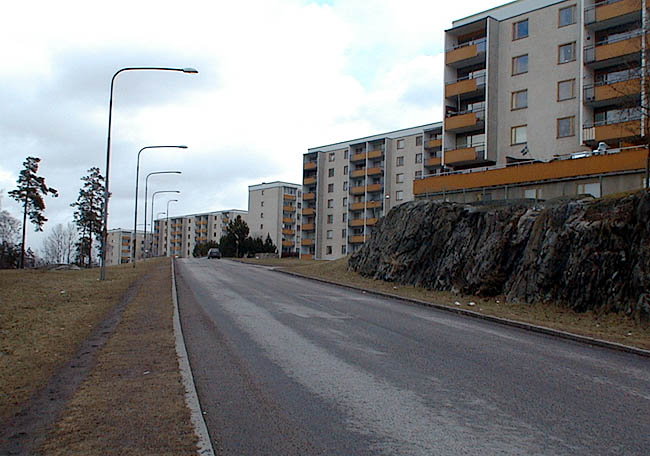 Rinkeby, Kvarnkammaren mfl, Rinkebysvängen.

Området ligger i utkanten av Rinkeby, alldeles innanför matargatan Rinkebysvängen.



