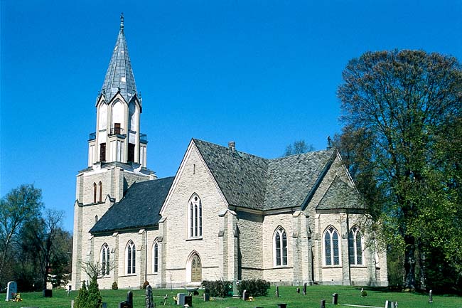 Hidinge kyrka från sydöst (1999)