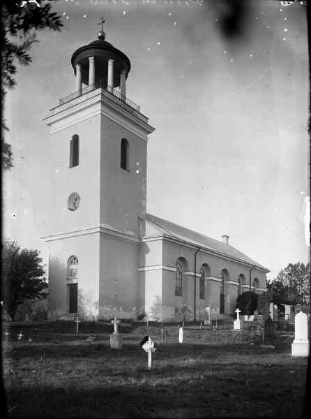 Timrå kyrka från sydväst