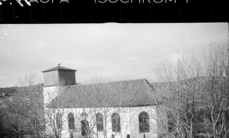 Klövedals kyrka från sydväst. Efter 1934.