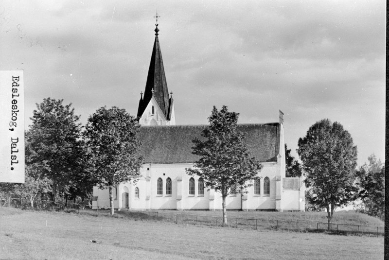 Edsleskogs kyrka från norr.