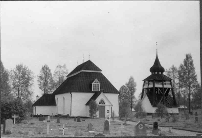 Hede kyrka från nordväst