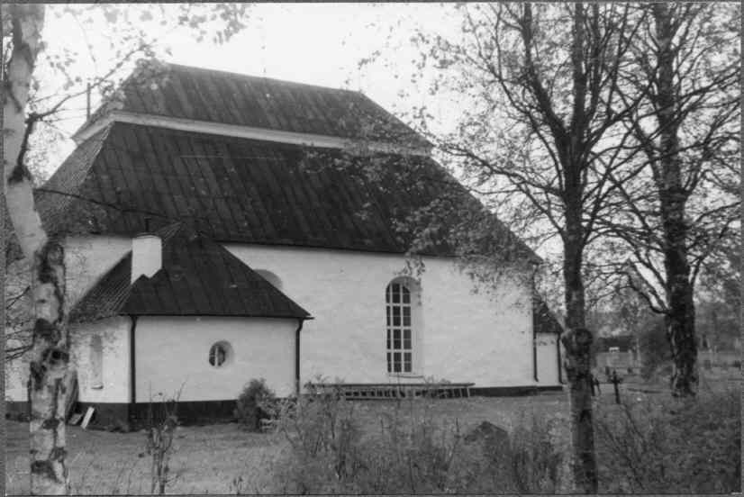 Hede kyrka från nordöst