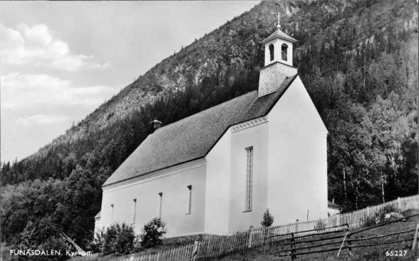 Funäsdalens kyrka från öst