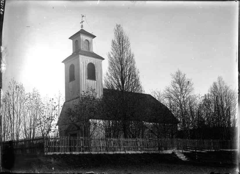 Ängersjö kyrka från sydväst