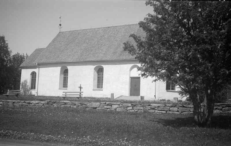 Mattmars kyrka från syd