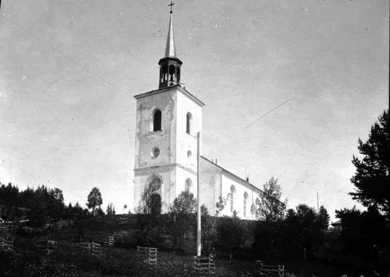 Undersåkers kyrka från väst