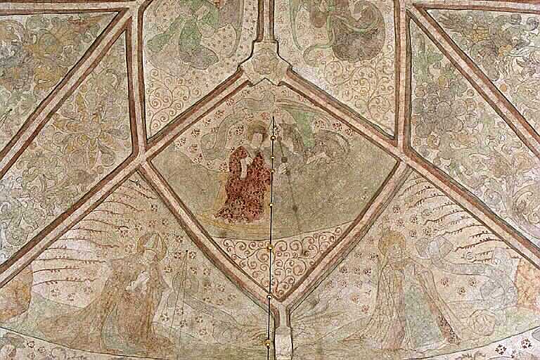 Nederluleå kyrka, kalkmålning i korvalvet, evangelisten Lukas med sin symbol oxen.