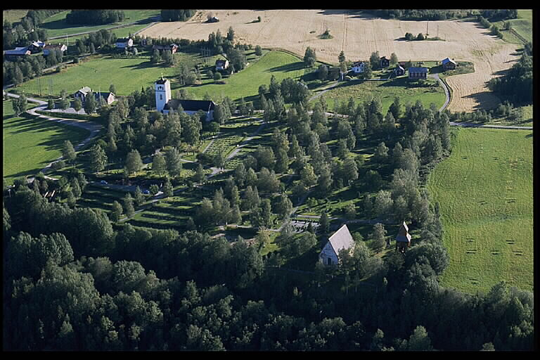 Ragunda gamla och nya kyrka