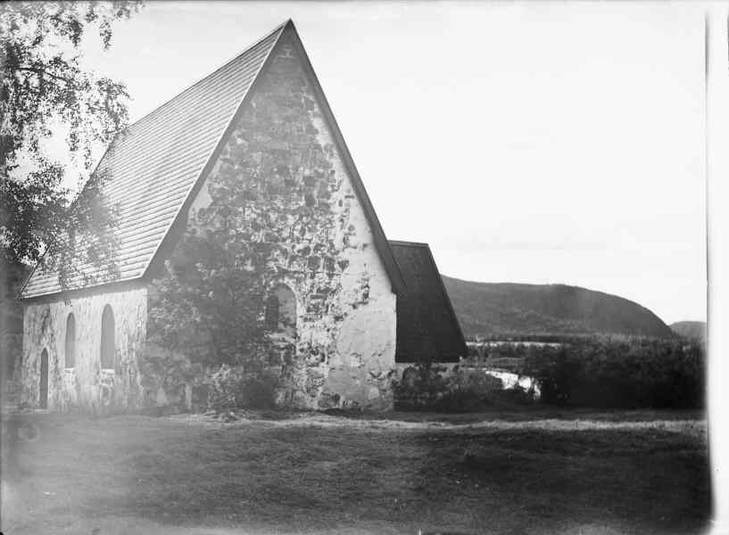 Ragunda gamla kyrka från sydöst, efter restaurering