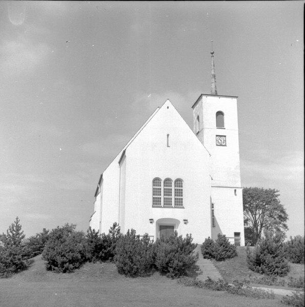 Kallinge kyrka från syd