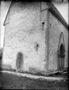 Kräklingbo kyrka. Sydvästra portalen med fasaden