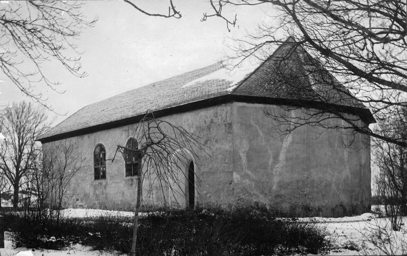 Sundals-Ryrs gamla kyrka från sydöst