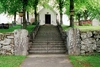 Huvudentrén till Timmersdala kyrkogård. Neg nr 02/129:22.