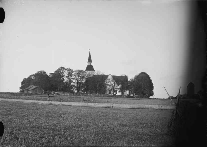 Sorunda kyrka mot söder