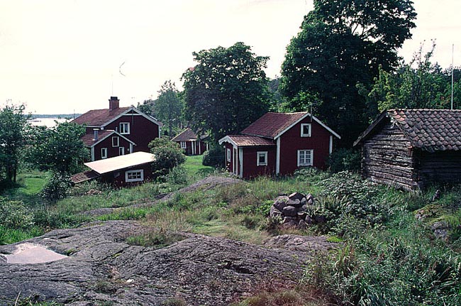 Hamnö 1:4 och 1:5 från norr.