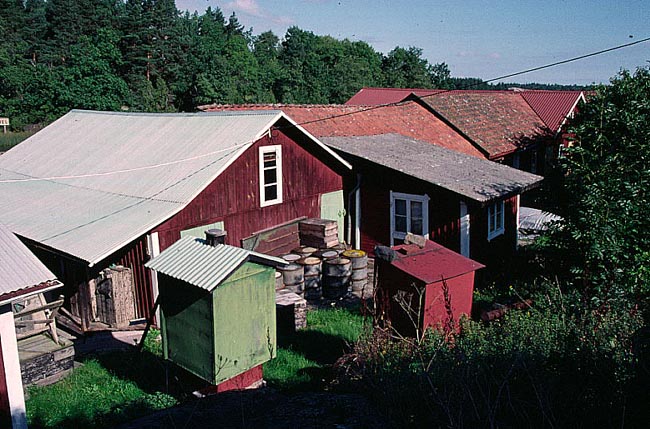 Nr 9002,  båthus.