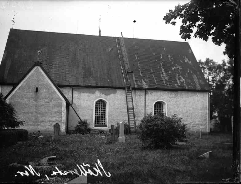 Sköllersta kyrka från norr