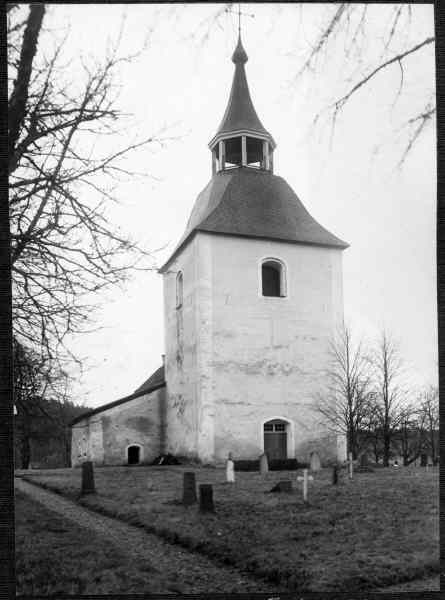 Trosa landsförsamlings kyrka från väster